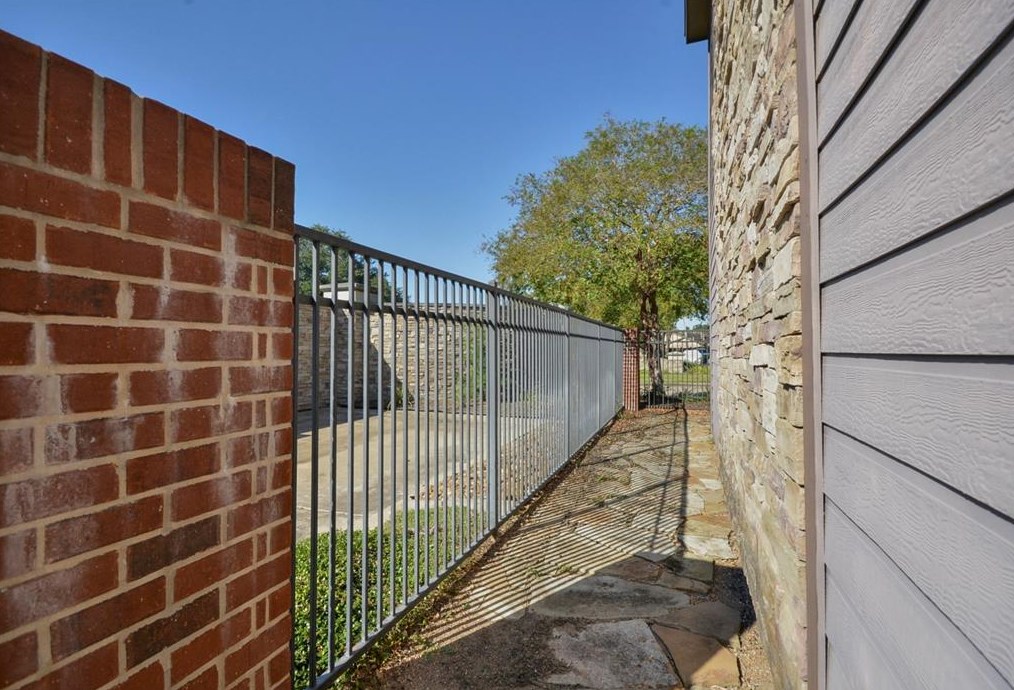 2358 Bermuda Shores Dr, Missouri City TX  77459-2141 exterior