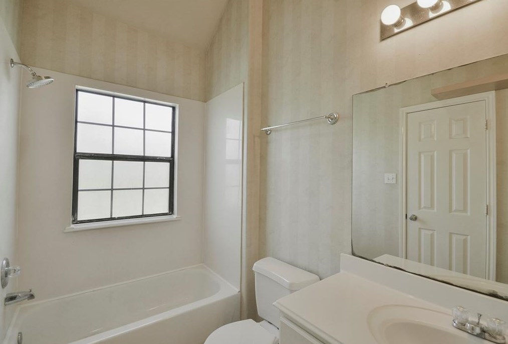 2358 Bermuda Shr Dr, Missouri City TX  77459-2141 exterior