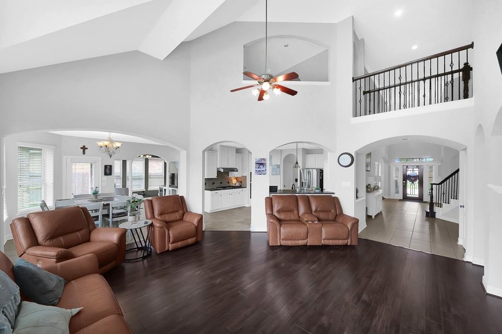 2873 Carrera Ct, League City TX  77573-2290 exterior