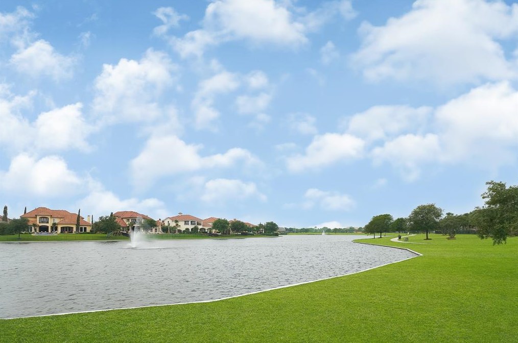 2873 Carrera Ct, League City TX  77573-2290 exterior