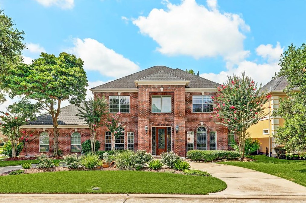 14203 Cloud Cliff Ln, Houston TX  77077-1784 exterior