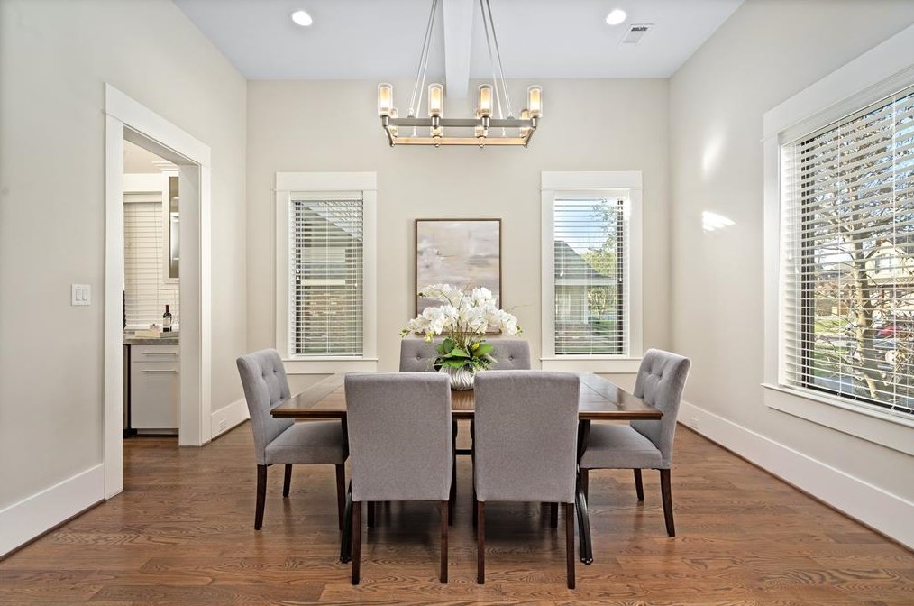 3707 Sun Vly Dr, Houston TX  77025-4137 exterior