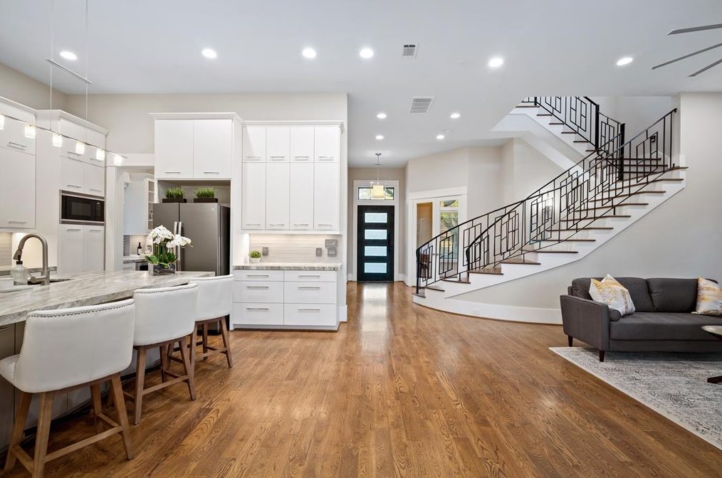 3707 Sun Vly Dr, Houston TX  77025-4137 exterior