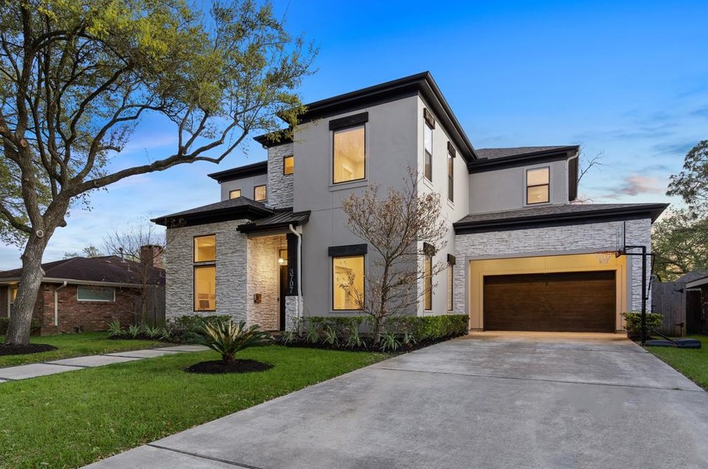 3707 Sun Vly Dr, Houston TX  77025-4137 exterior