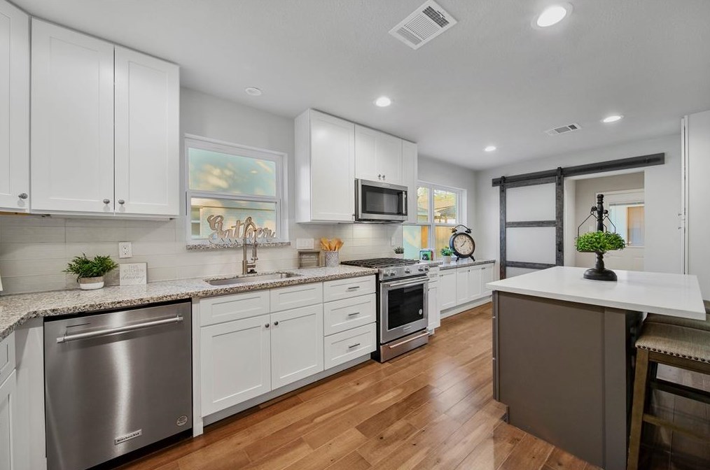 962 Bethlehem St, Houston TX 77018-1917 exterior