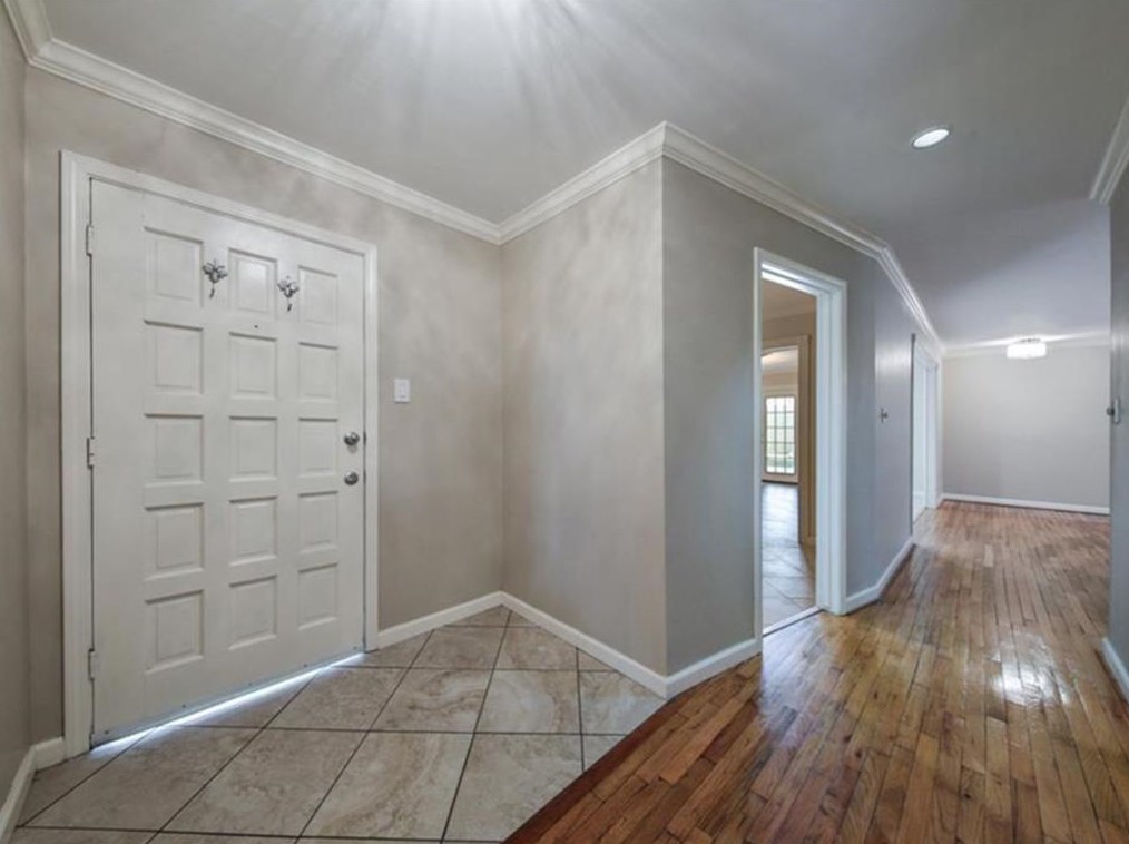 10034 Westview Dr, Houston TX  77055-6006 exterior