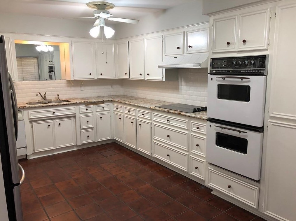 7826 Rollingbrook Dr, Houston TX  77071-1707 exterior