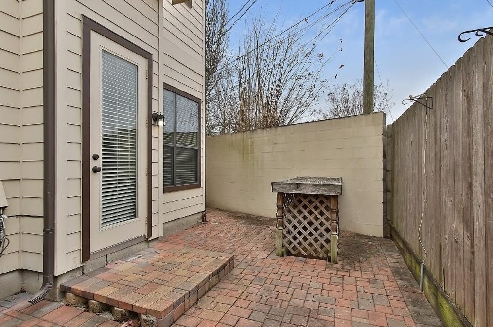 5542 Nolda St, Houston TX  77007-4318 exterior