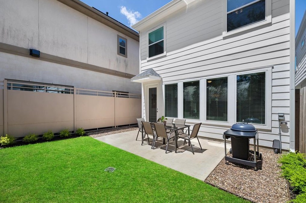 1122 Malone St, Houston TX  77007-5125 exterior