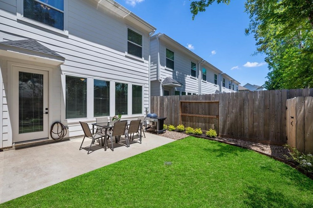 1122 Malone St, Houston TX  77007-5125 exterior