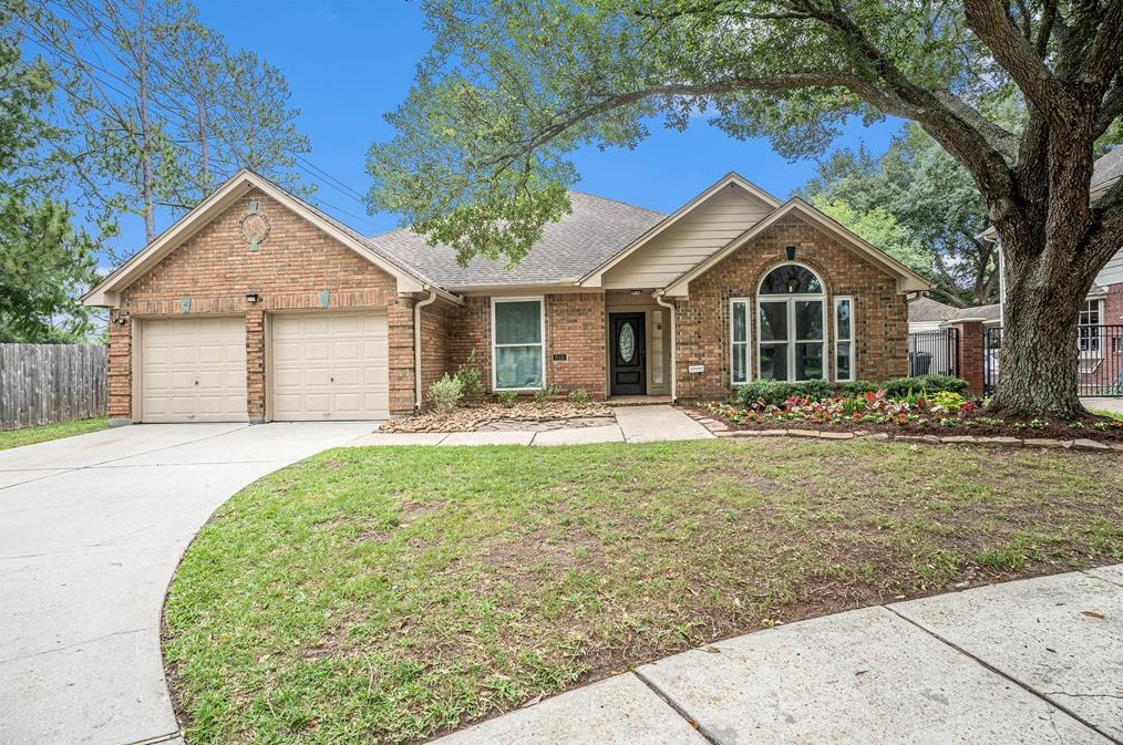 846 Maplewood Falls Ct, Houston TX  77062-2143 exterior