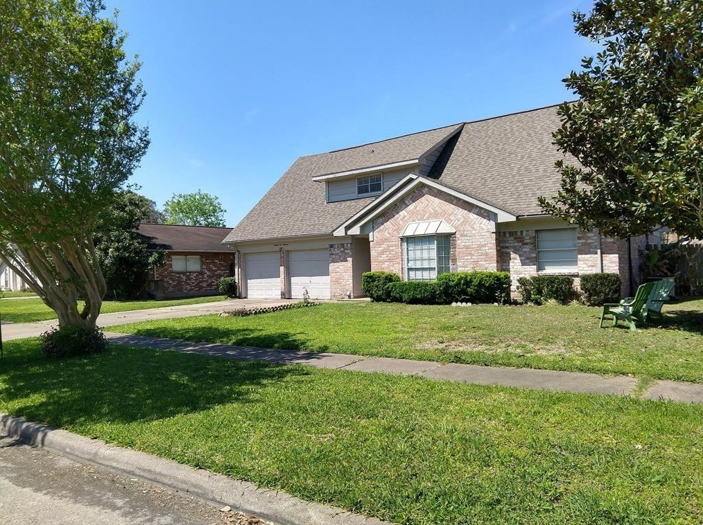 9214 Bankside Dr, Houston TX  77031-1711 exterior