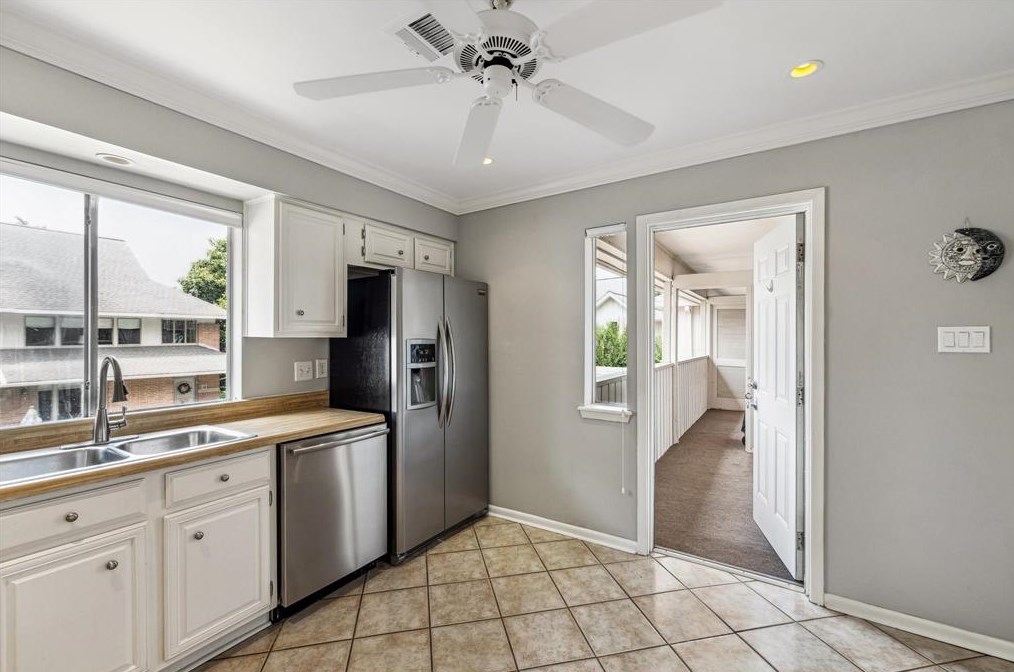 615 Ripple Crk Dr, Houston TX  77024-6932 exterior