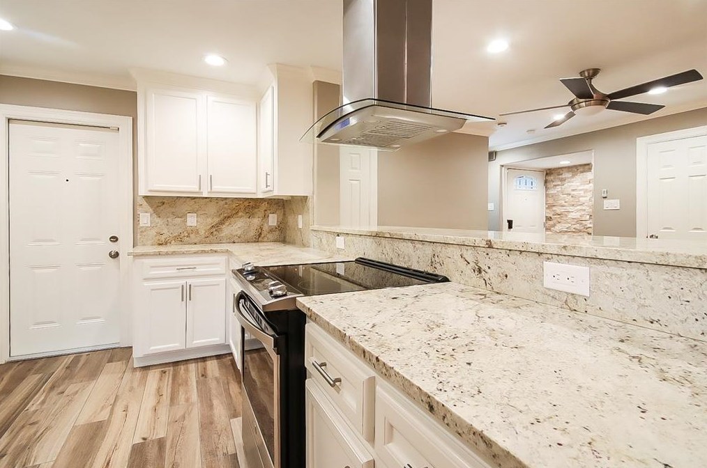 10329 Rockcrest Dr, Houston TX  77041-8833 exterior