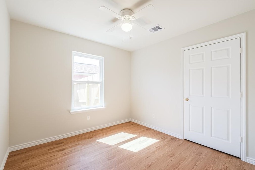 8614 Texas Acorn Ave, Houston TX  77078-1100 exterior