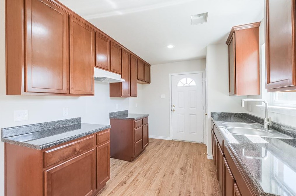 8614 Texas Acorn Ave, Houston TX  77078-1100 exterior