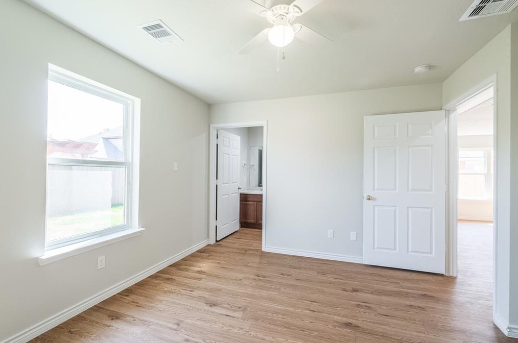 8614 Texas Acorn Ave, Houston TX  77078-1100 exterior