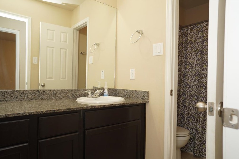 9930 Cobbs Cv Ln, Houston TX  77044-4501 exterior