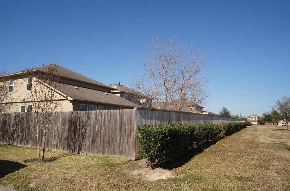 9930 Cobbs Cv Ln, Houston TX  77044-4501 exterior