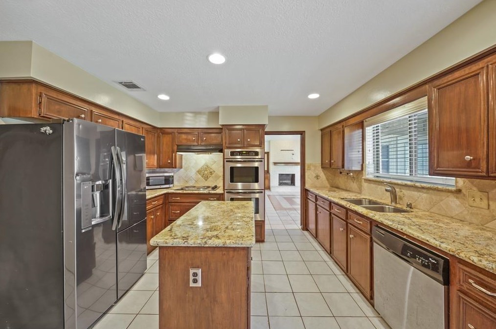 7807 Duffield Ln, Houston TX  77071-2115 exterior