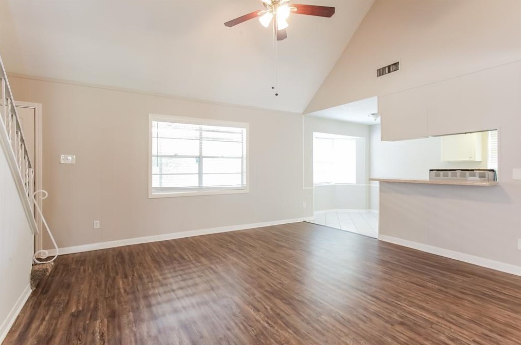 10827 Sagebluff Dr, Houston TX  77089-3711 exterior