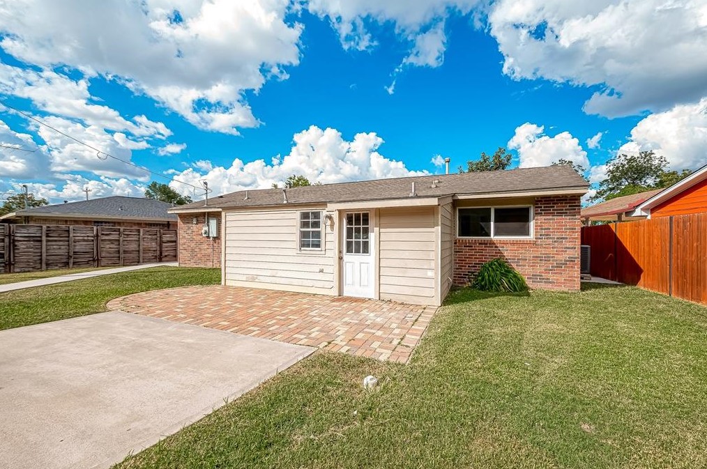 3706 Orange Grv Dr, Houston TX  77039-5814 exterior