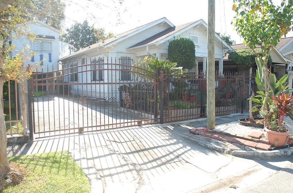 3820 Garrow St, Houston TX  77003-2673 exterior