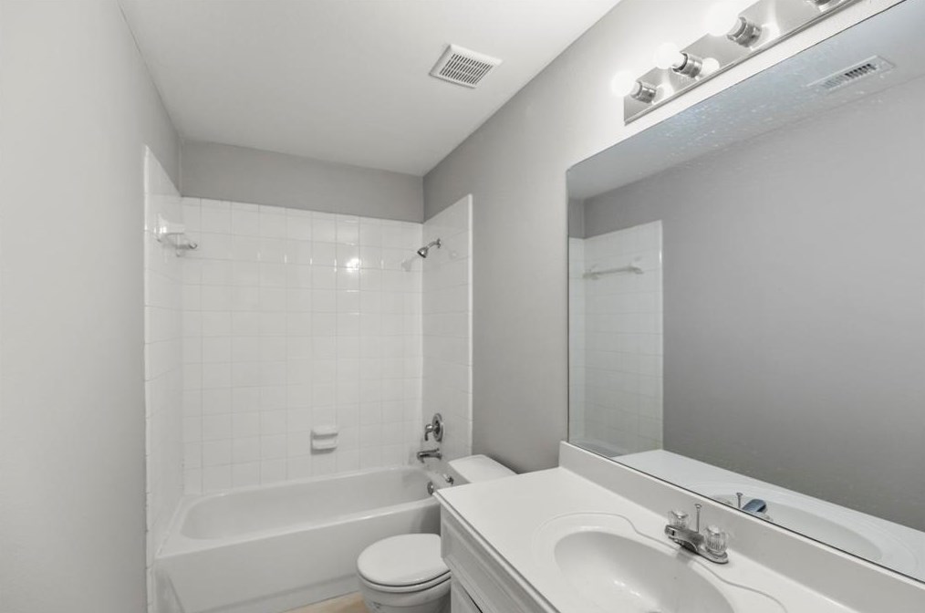 11749 Logan Rdg Dr, Houston TX  77072-5674 exterior