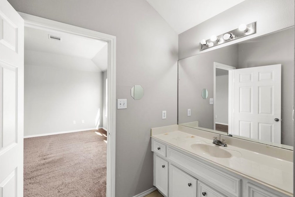 11749 Logan Ridge Dr, Houston TX  77072-5673 exterior