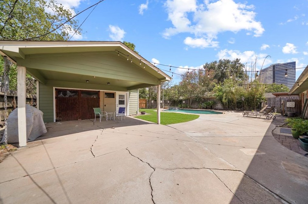 10710 Wickersham Ln, Houston TX  77027-4014 exterior