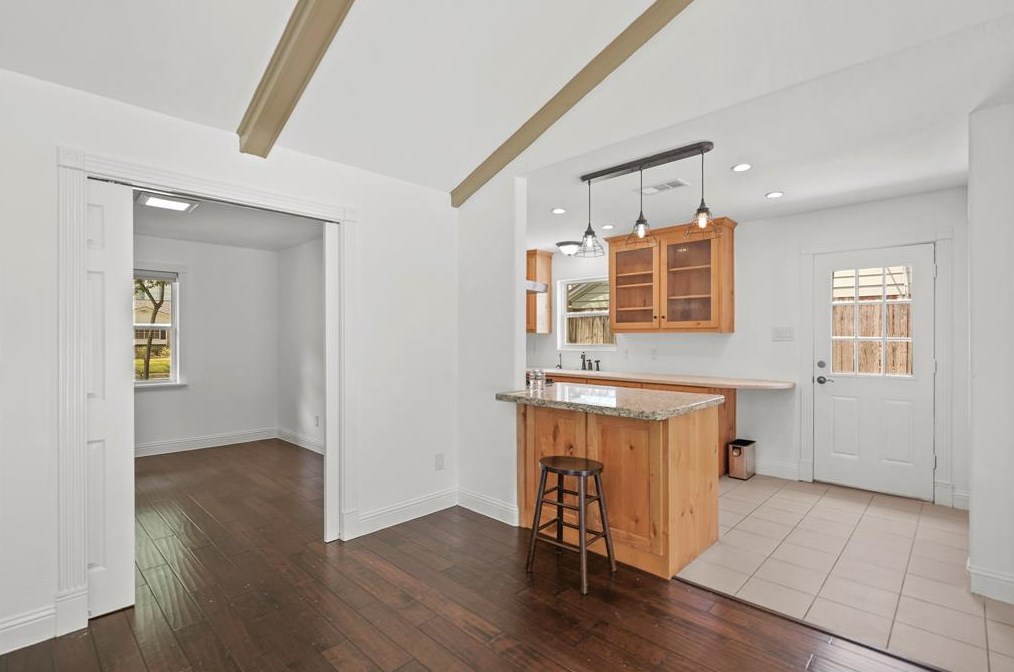 10710 Wickersham Ln, Houston TX  77027-4014 exterior