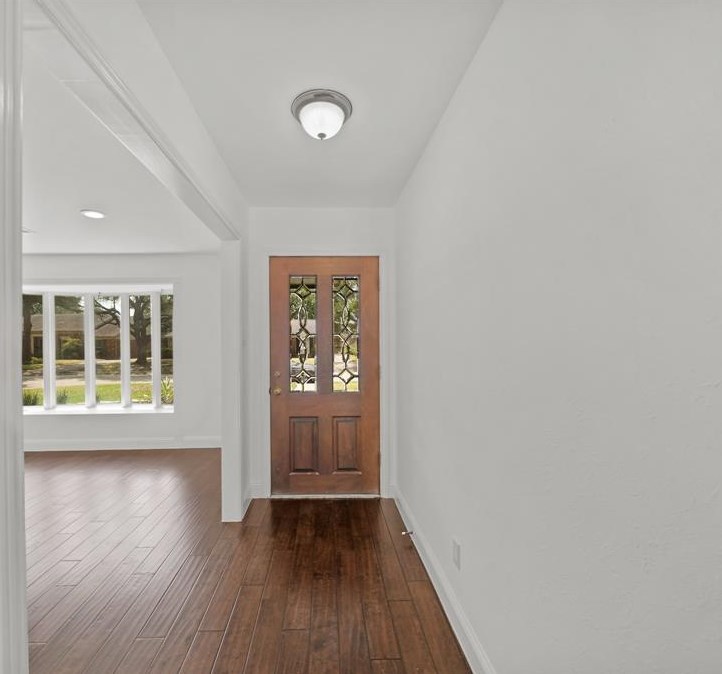 10710 Wickersham Ln, Houston TX  77027-4014 exterior