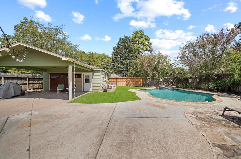 10710 Wickersham Ln, Houston TX  77027-4014 exterior