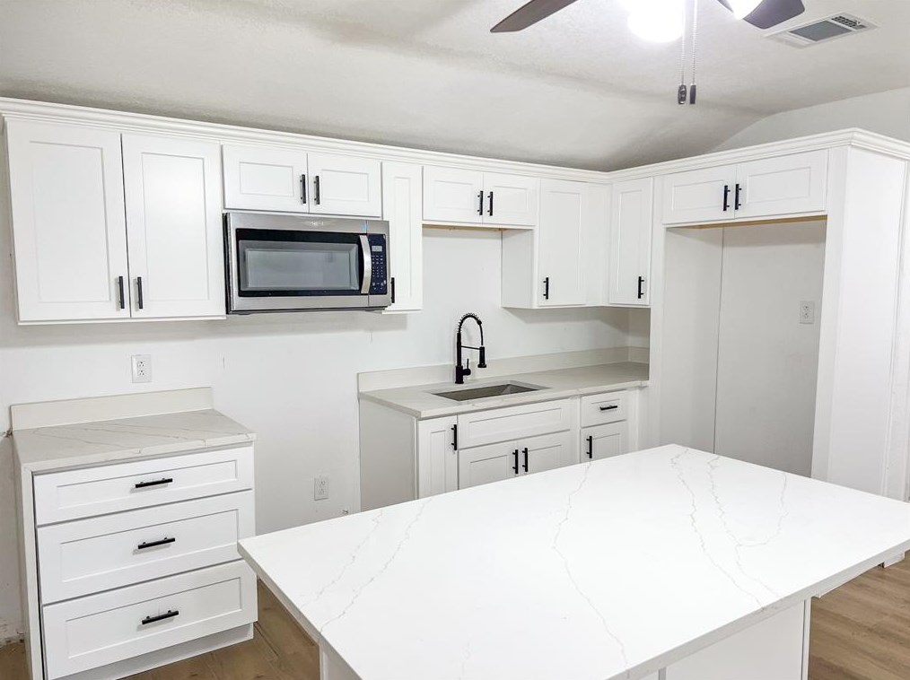 2423 Woodard St, Houston TX  77026-2459 exterior