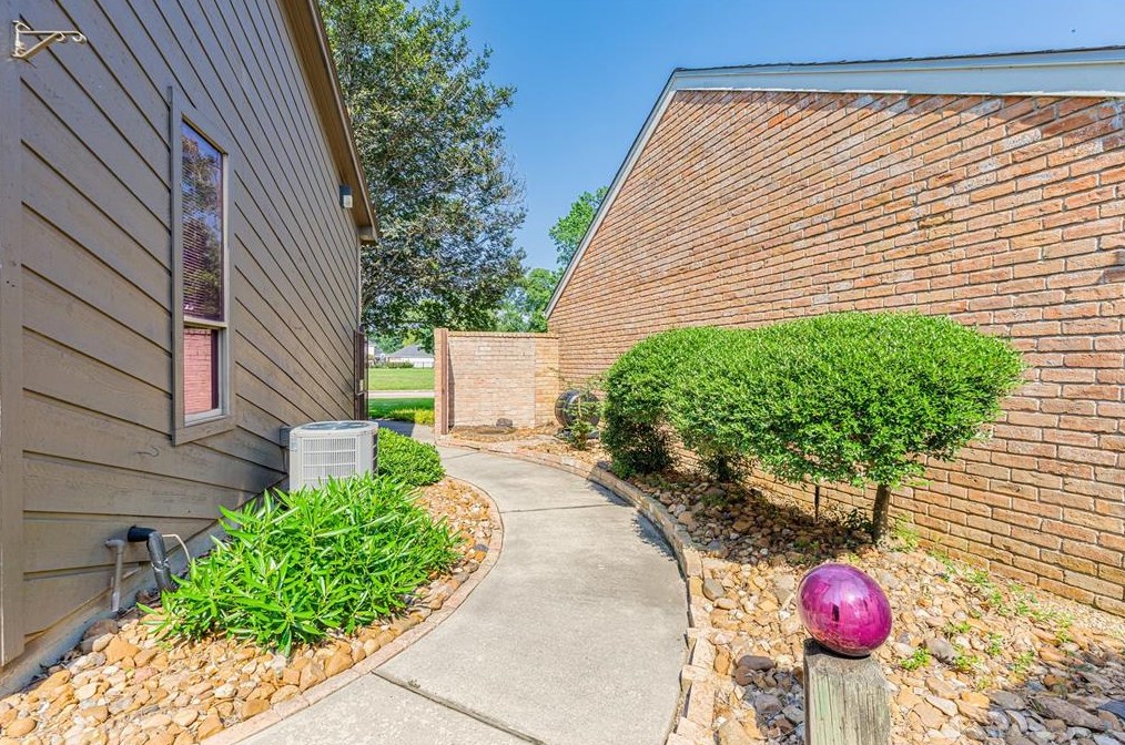 20215 Sunny Shr Dr, Humble TX 77346-4519 exterior