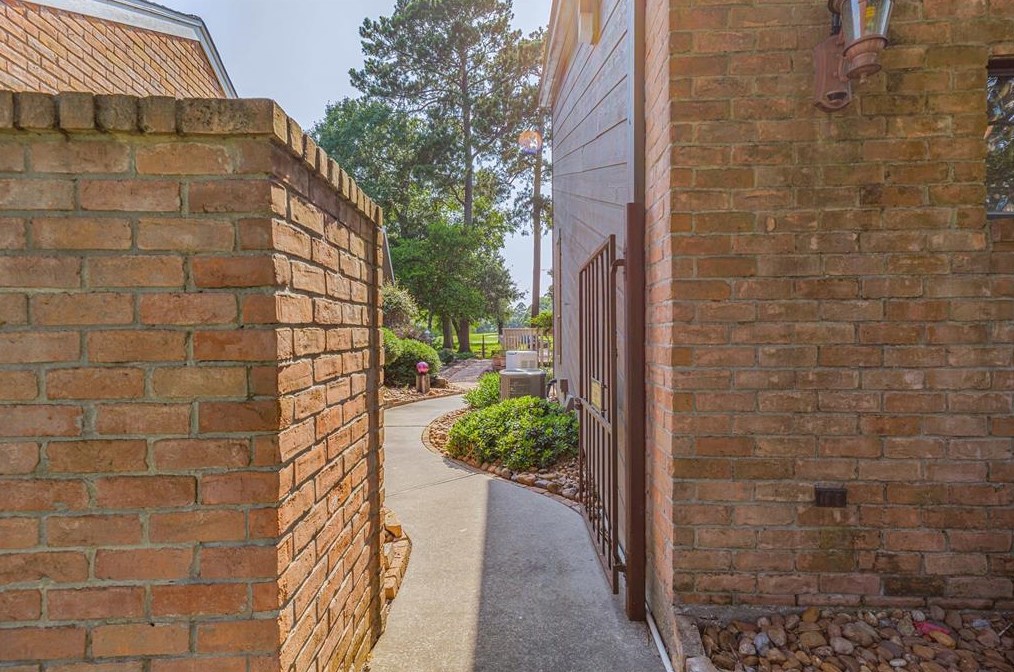 20215 Sunny Shr Dr, Humble TX 77346-4519 exterior