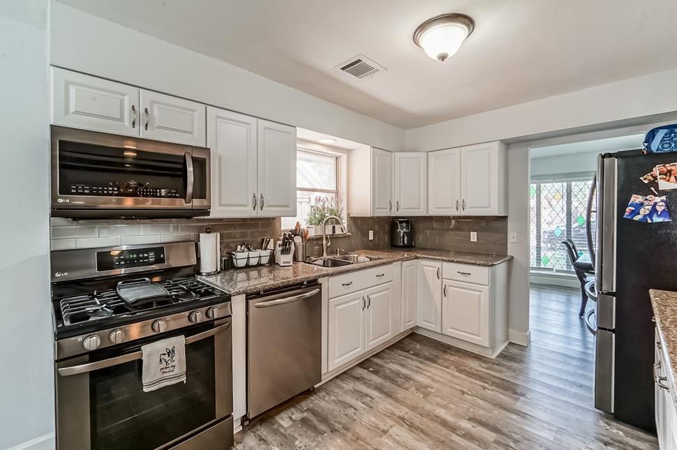 8206 Gdn Park Dr, Houston TX  77075-4637 exterior