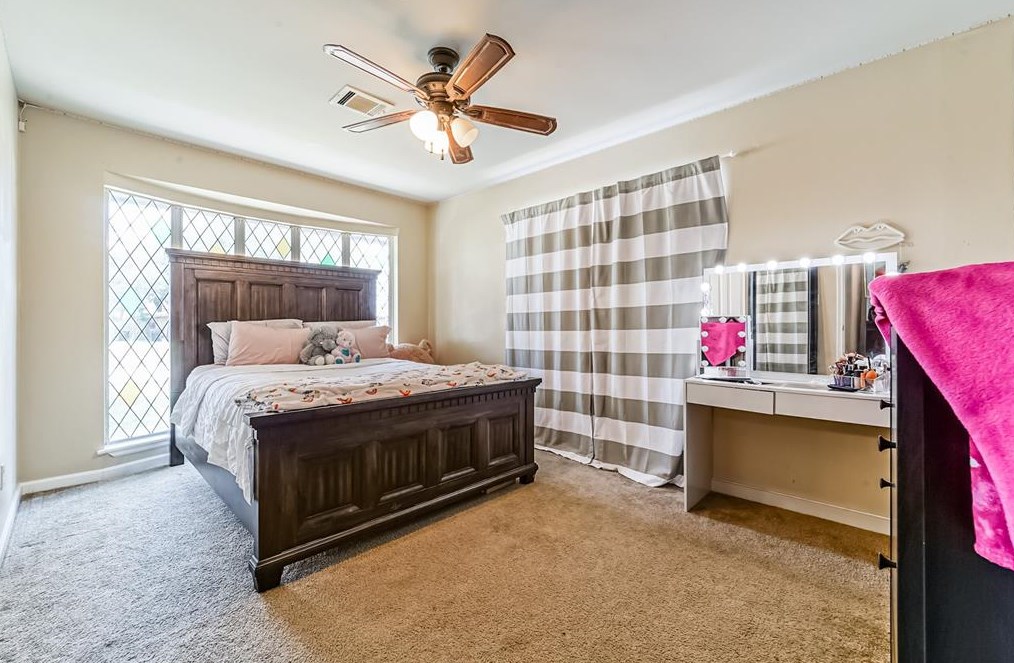 8206 Gdn Park Dr, Houston TX  77075-4637 exterior