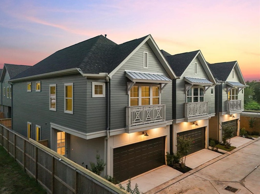 6022 T C Jester Blvd, Houston TX  77008-3239 exterior