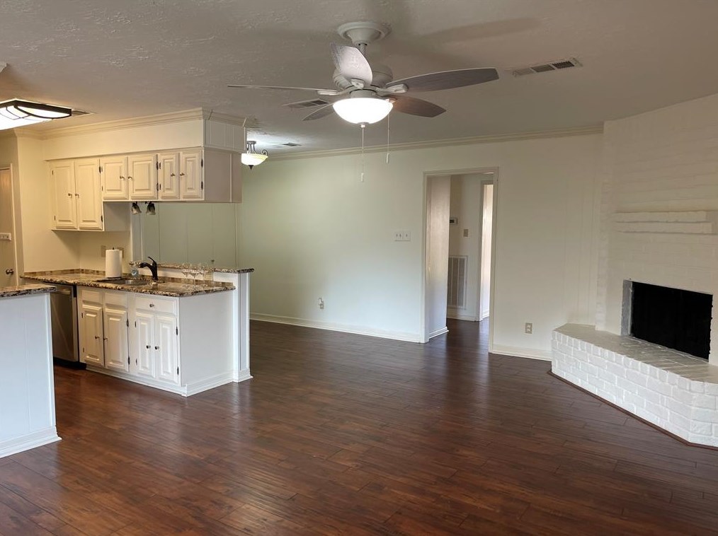 2958 Gessner Rd, Houston TX  77063-3705 exterior