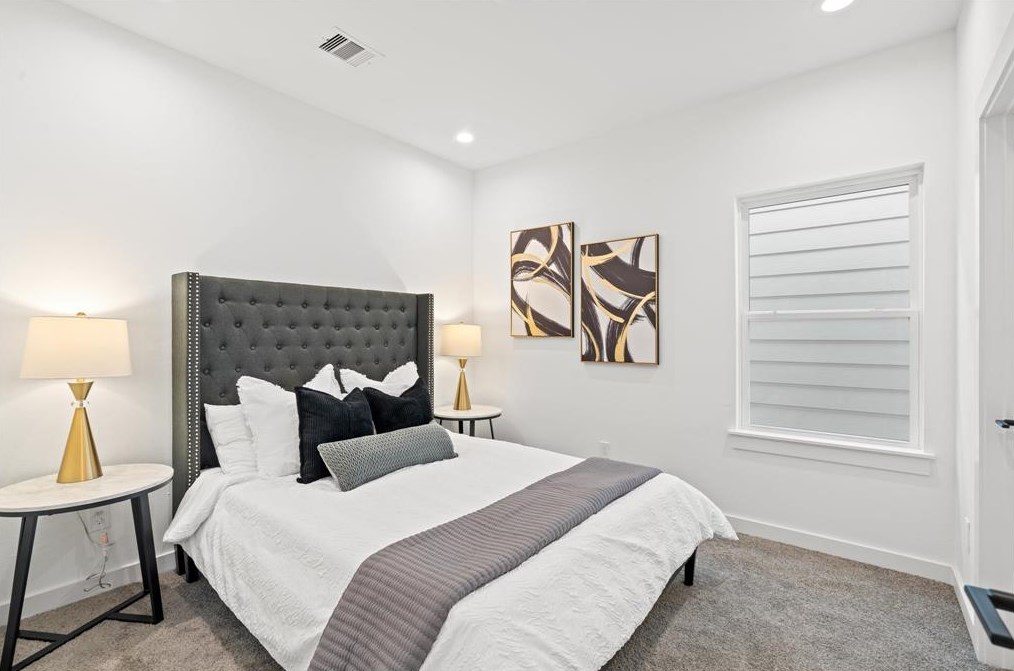 6427 Madrid, Houston TX 77021-4324 exterior