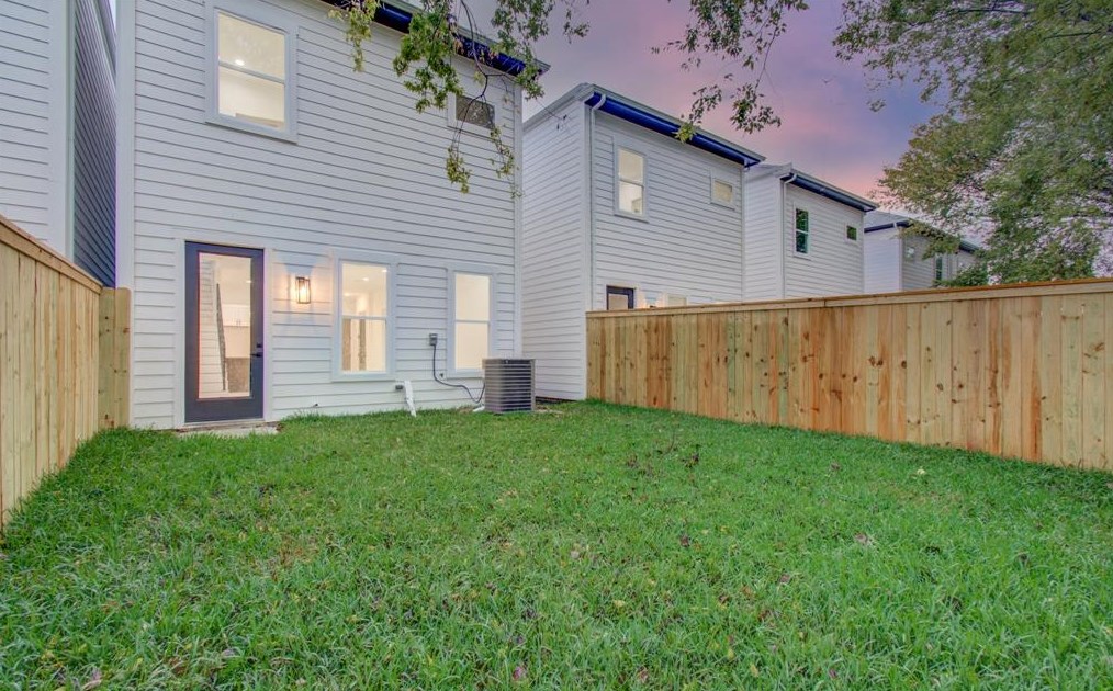 6427 Madrid, Houston TX 77021-4324 exterior