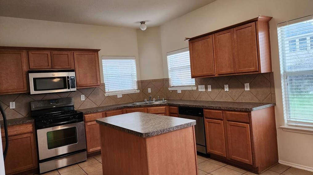 1830 Creegan Park Ct, Houston TX  77047-7518 exterior