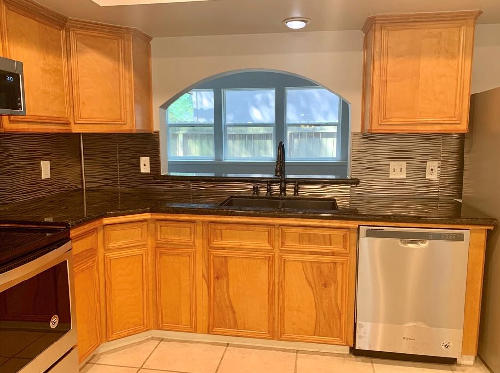 9 Raven Ridge Ln, Spring TX  77380-3349 exterior