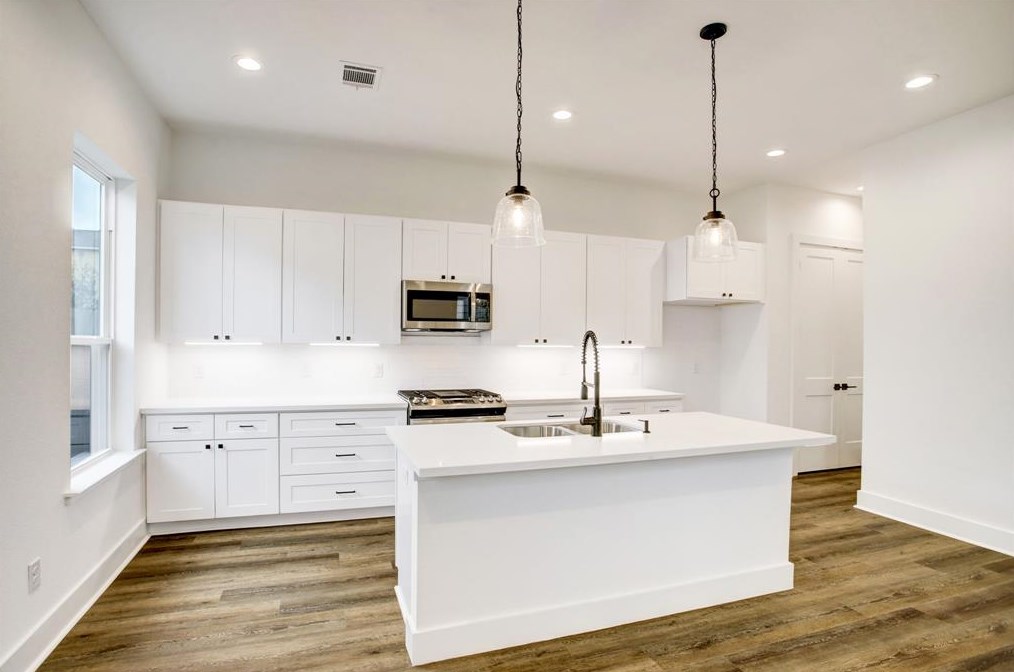 1230 Mcneil St, Houston TX  77009-6935 exterior