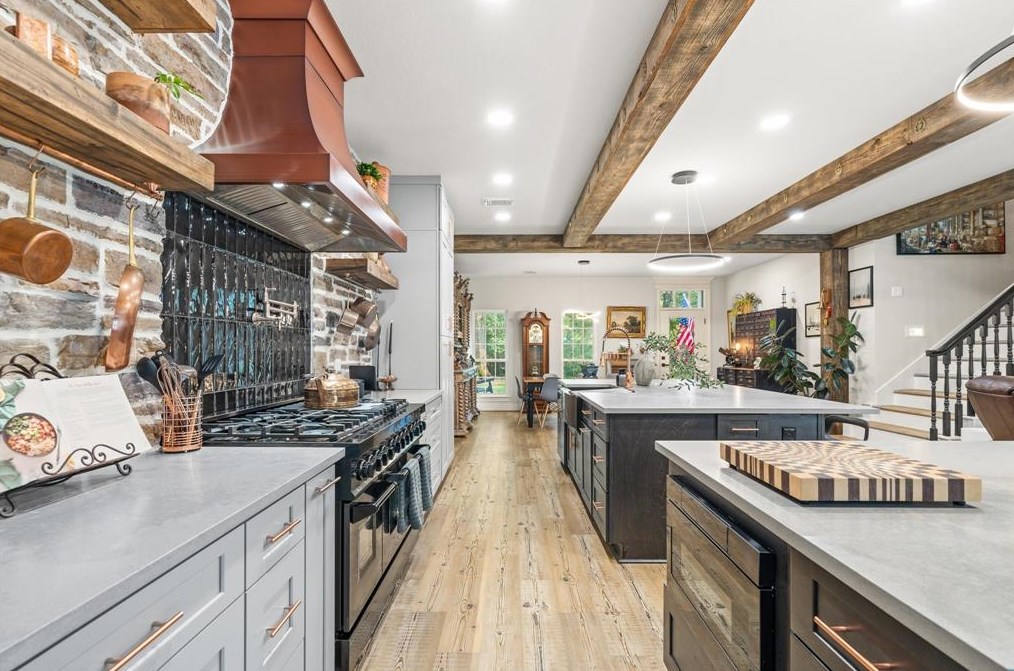 4318 Honea Egypt Rd, Montgomery TX 77316-9483 exterior