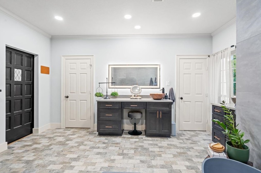 4318 Honea Egypt Rd, Montgomery TX 77316-9483 exterior