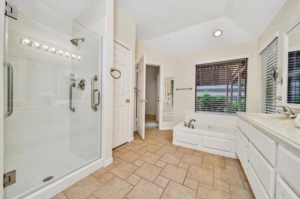 4530 Natural Brg Dr, Humble TX 77345-1034 exterior