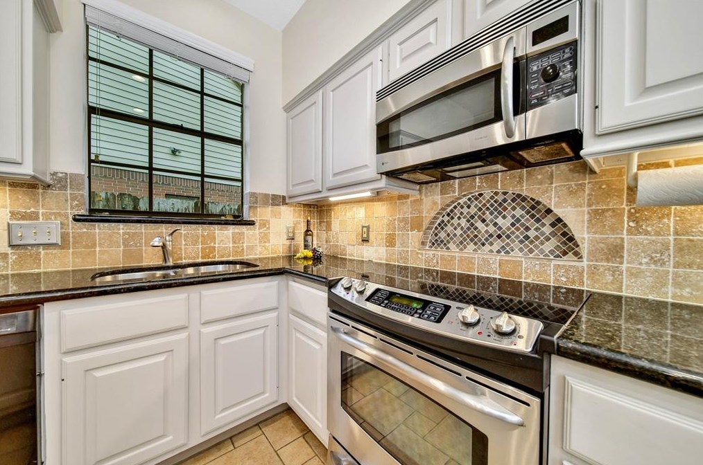 4530 Natural Brg Dr, Humble TX 77345-1034 exterior