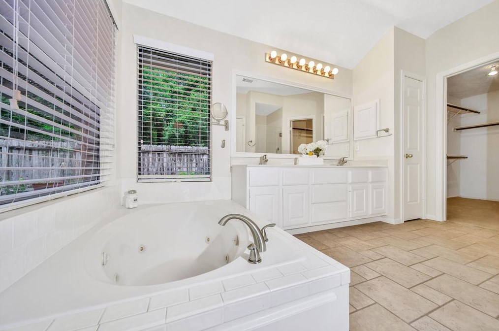 4530 Natural Brg Dr, Humble TX 77345-1034 exterior